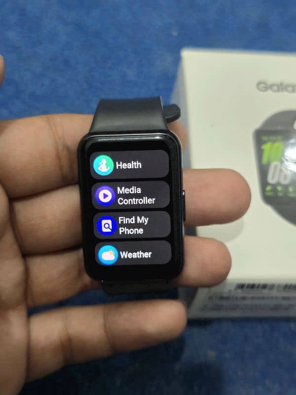 Samsung Galaxy Fit 3 With 2 Extra Straps and Protectors 8