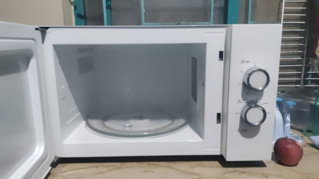 Haier microwave. 30L capacity (Mint Condition) 1