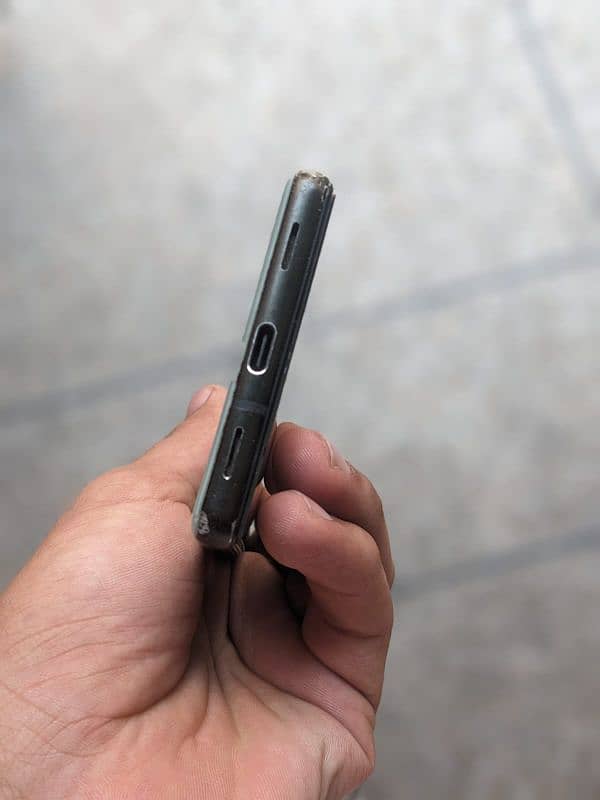 Google pixel 6a exchange with any iphone or Samsung 4