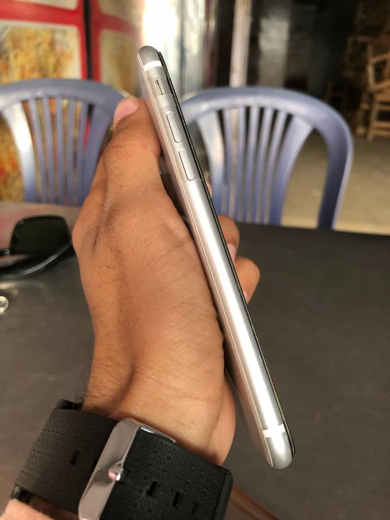 iPhone SE 2020 Non PTA Contact 03452608822 8