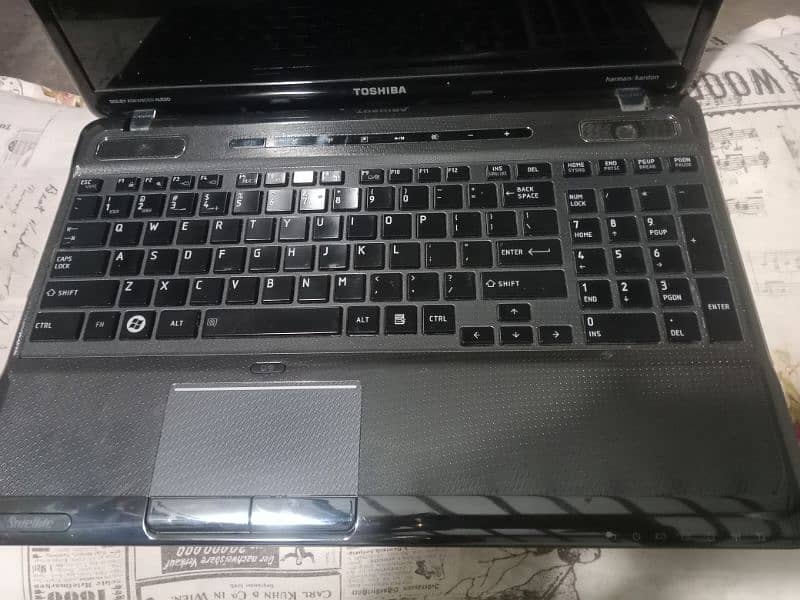 Toshiba laptop i3 1st generation 450GB had 1