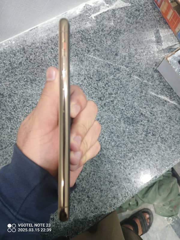 iphone 11 pro max 2
