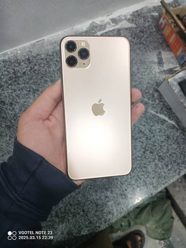 iphone 11 pro max 4