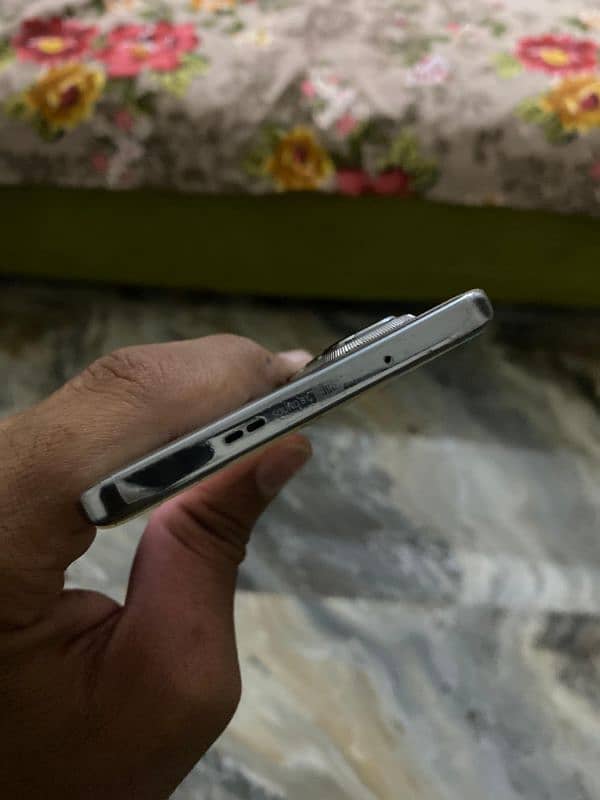 infinix hot 50 pro plus ram8+8/256 . . . 03427286303 3
