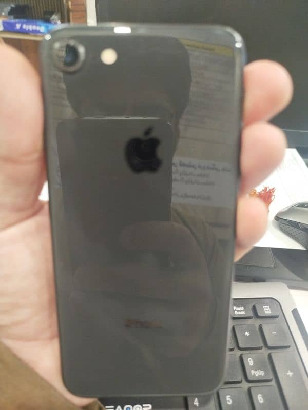 iphone 8 for sale 10/10 condition 3