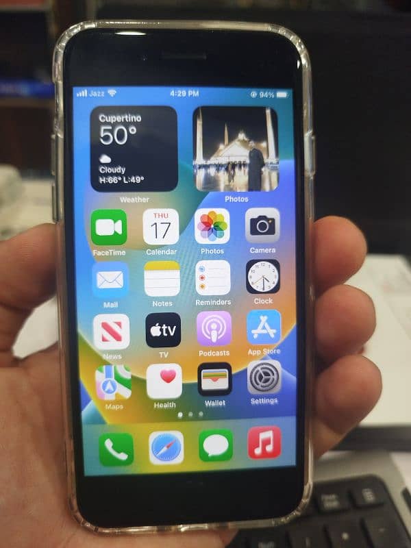 iphone 8 for sale 10/10 condition 4