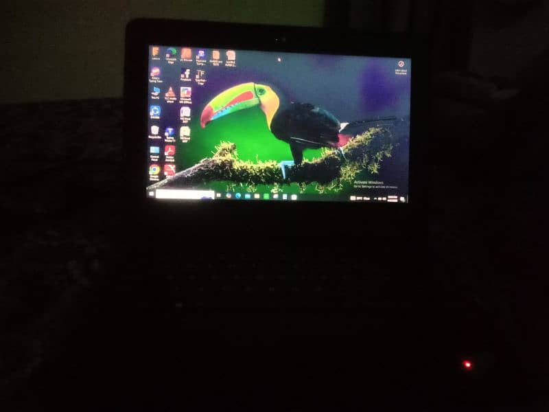 laptop lenovo thinkpad 11e.      battery timing 8-9 hours core 4 gen 4 2