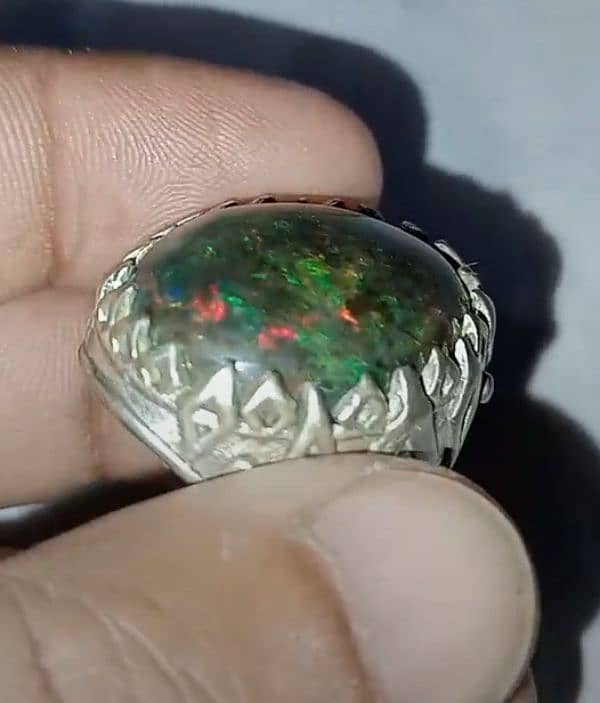 Opal black 1