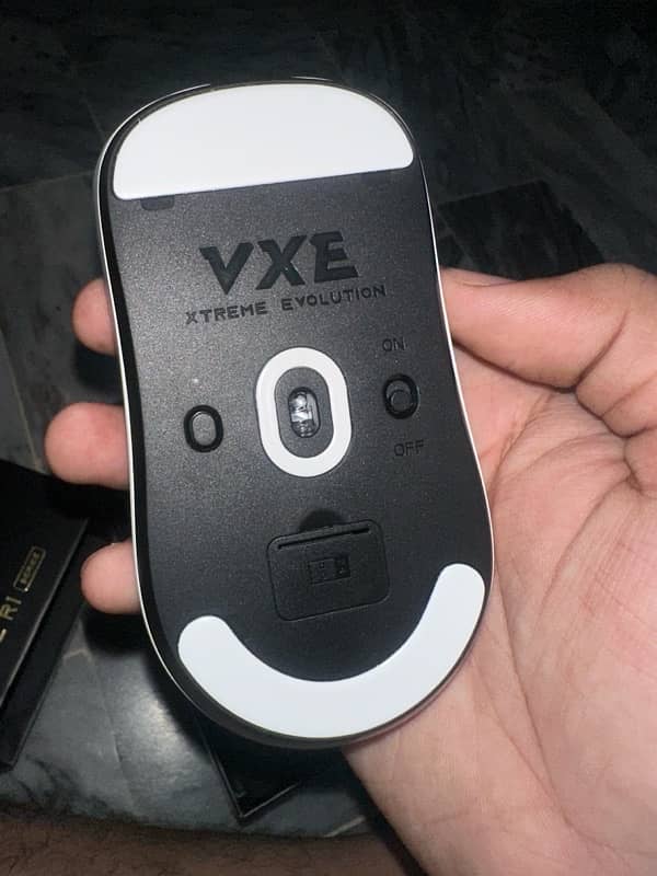 vxe r1 pro wireless gaming mouse 2