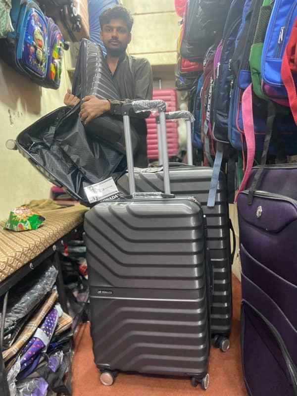 Luggage Bag Sonda company perfect material can,t break with water pack 1