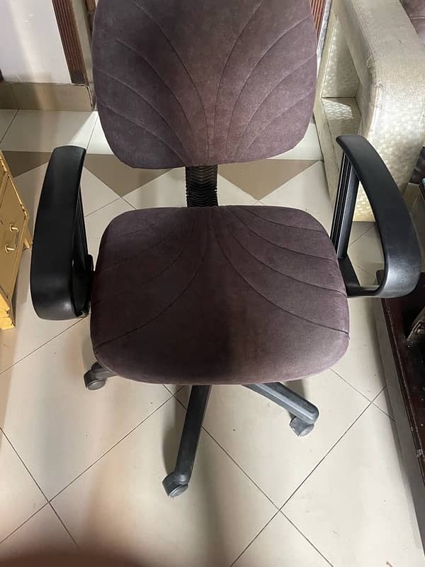 office table and chare 1