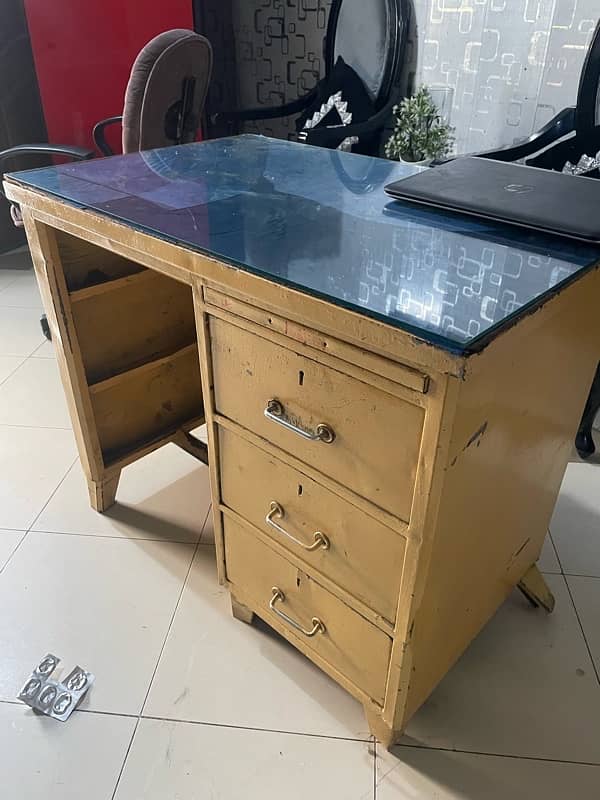office table and chare 3