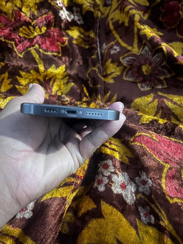iphone 13promax jv with box sim not use 5