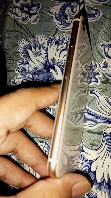 iphone 8 10 by 10 condition 256 gb 3