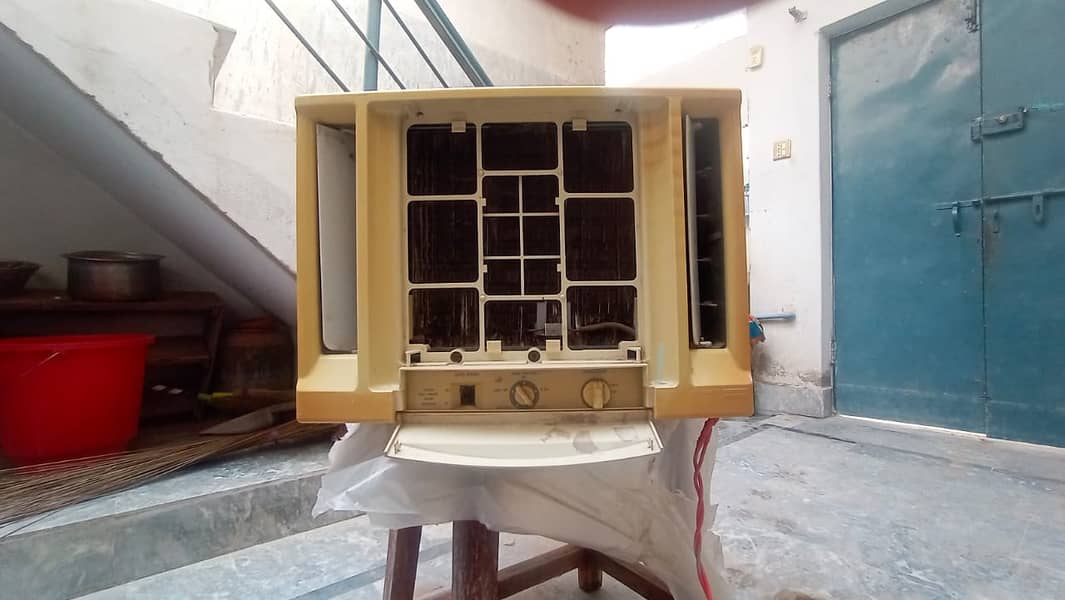Hitachi 10/10 condition 2