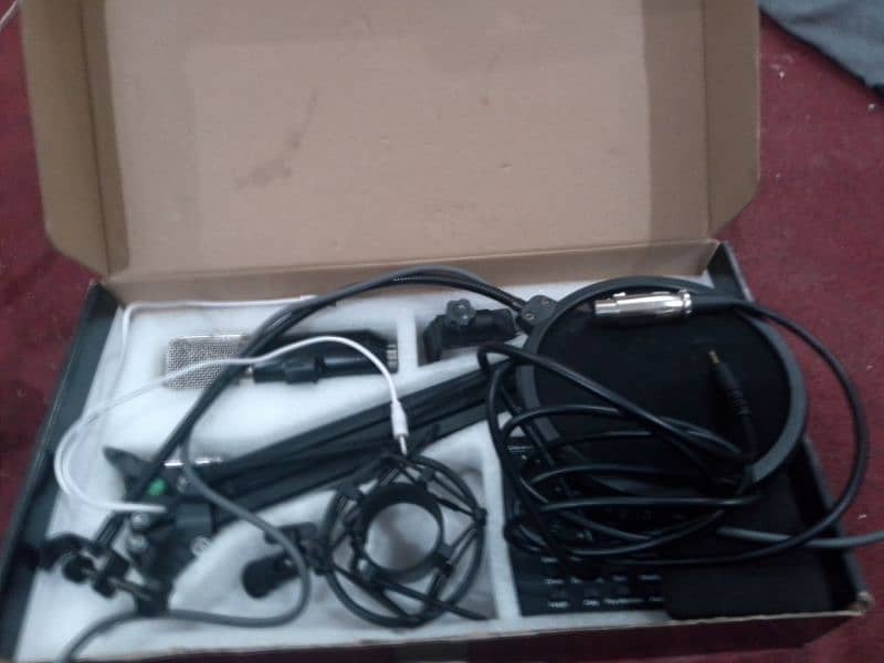 Condenser microphone and sound card set 0