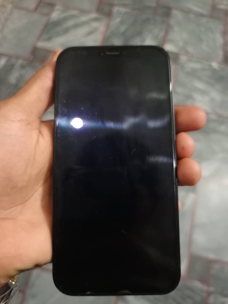 I fhone 12 non pta jv 64 GB waterpack condition 9/10 bettey health 88% 0