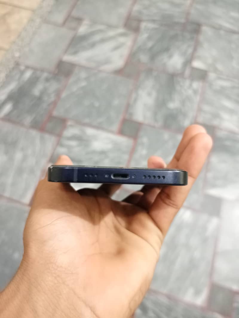 I fhone 12 non pta jv 64 GB waterpack condition 9/10 bettey health 88% 1