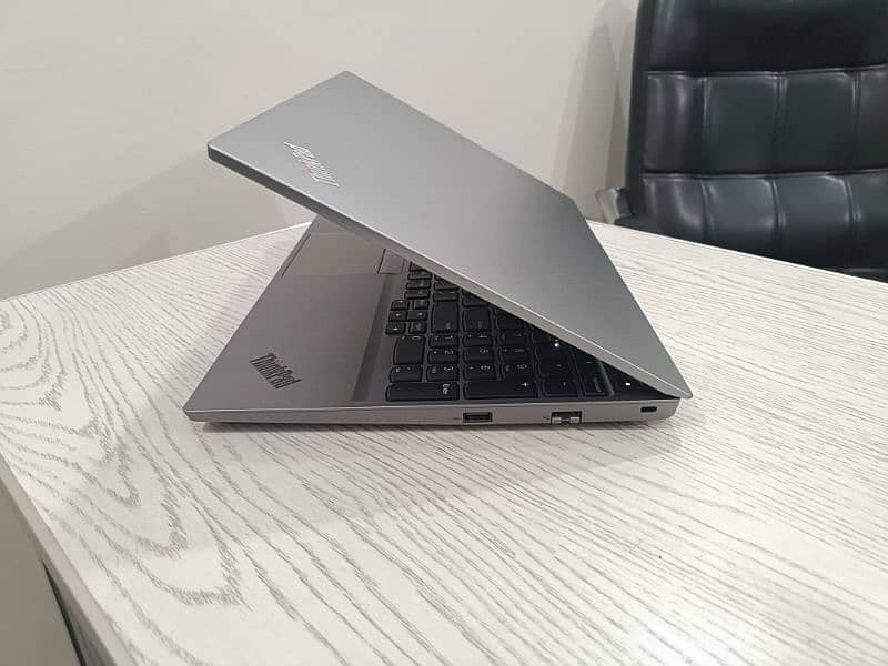 Lenovo Thinkpad E15 Gen 4 core i5 12th gen 10 cores 15.6 1080p ips Num 8