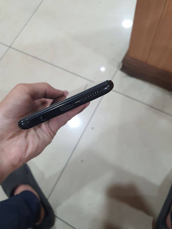 Samsung A51 (6/128) Exchange with Oneplus or Iphone 4