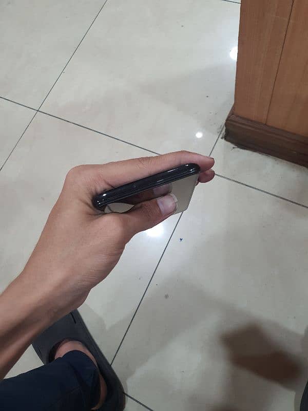 Samsung A51 (6/128) Exchange with Oneplus or Iphone 5