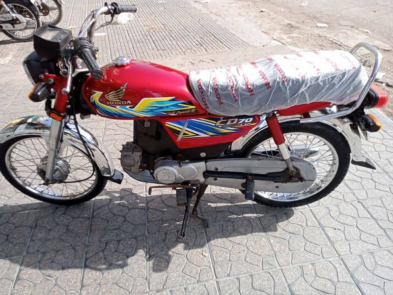 HONDA 70 KARACHI NO JENUINE CONDITIONS ALL OK 4