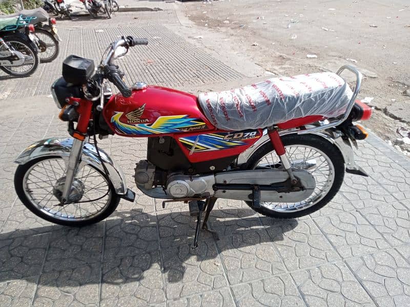 HONDA 70 KARACHI NO JENUINE CONDITIONS ALL OK 9