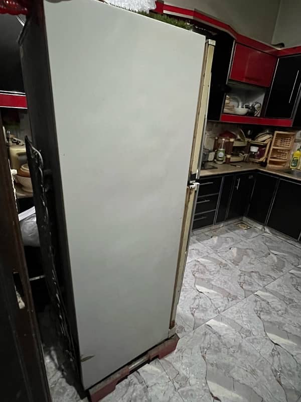 Full Size Dawlance Monogram Fridge 4