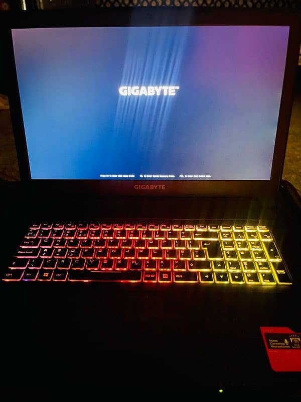 Gigabyte Sabre 17 Core I7 8th gen 6