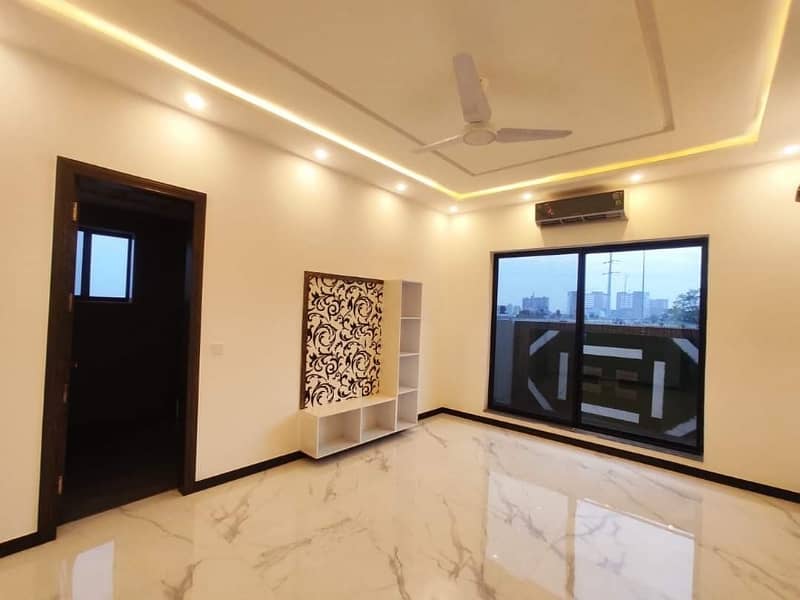 Furnish office Gulshan Iqbal block 13B  2 furnish offices Rent Demand 1 lac 50000 40 people sitting Ac,all facilities 2 office available *Code(13450)* 16