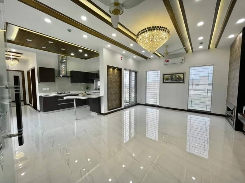 Silent Commercial offices Gulshan Iqbal block 13A 850 square feet office 1st floor 65000 for rent commercial building  850 square feet Rent 65000 Gulshan Iqbal block 13C*Code(13449)* 5