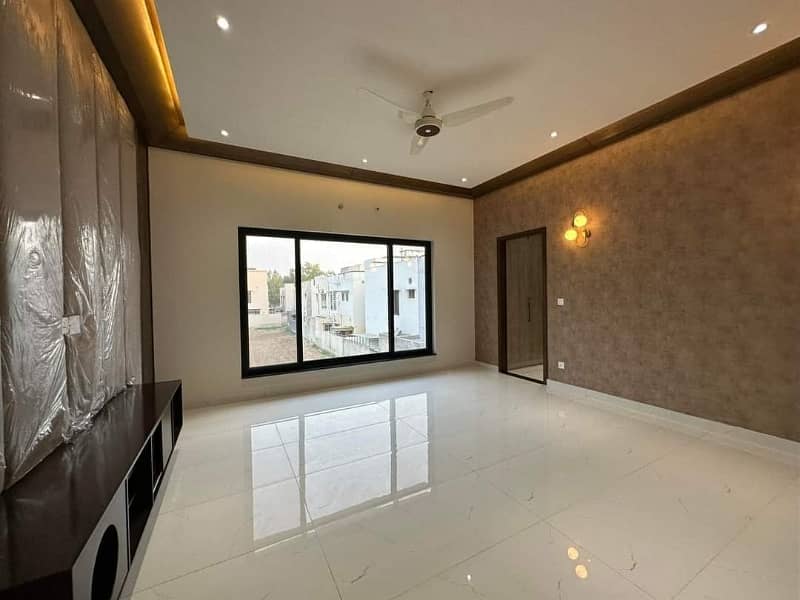 Independent House For Rent 240 Square yards Gulshan Iqbal block 5 Rent 2 lac Rent 2 lac 30000 Rent 3 lac Commercial space *Code(13447)* 9