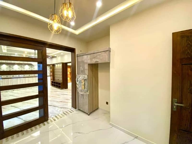 Independent House For Rent 240 Square yards Gulshan Iqbal block 5 Rent 2 lac Rent 2 lac 30000 Rent 3 lac Commercial space *Code(13447)* 11