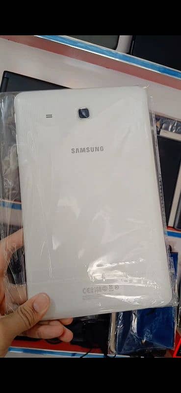 Samsung 10 inch big Display Tab 0