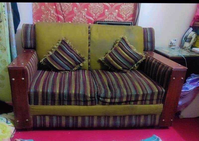 solid 2 seater used sofa 0