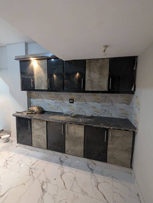 spacious luxury 4 Bed D. d with servant room Flat for Sale 3