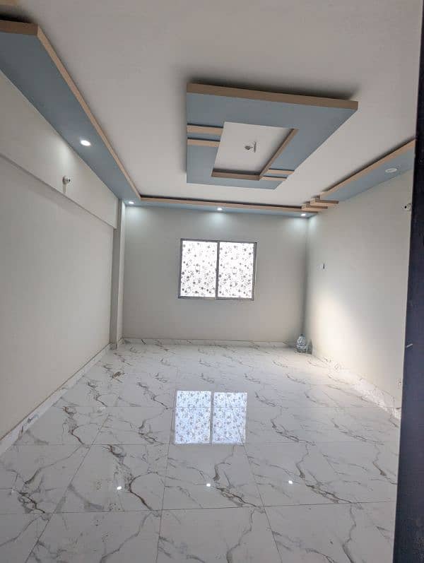 spacious luxury 4 Bed D. d with servant room Flat for Sale 5