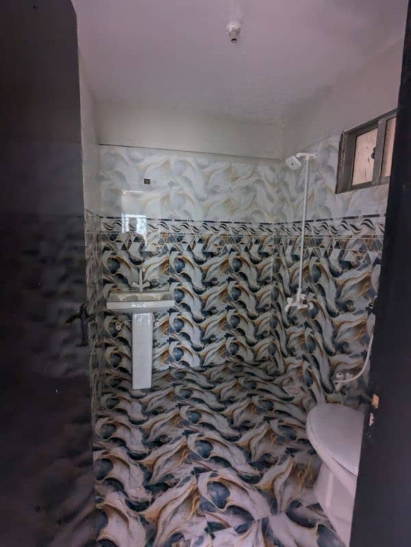 spacious luxury 4 Bed D. d with servant room Flat for Sale 9