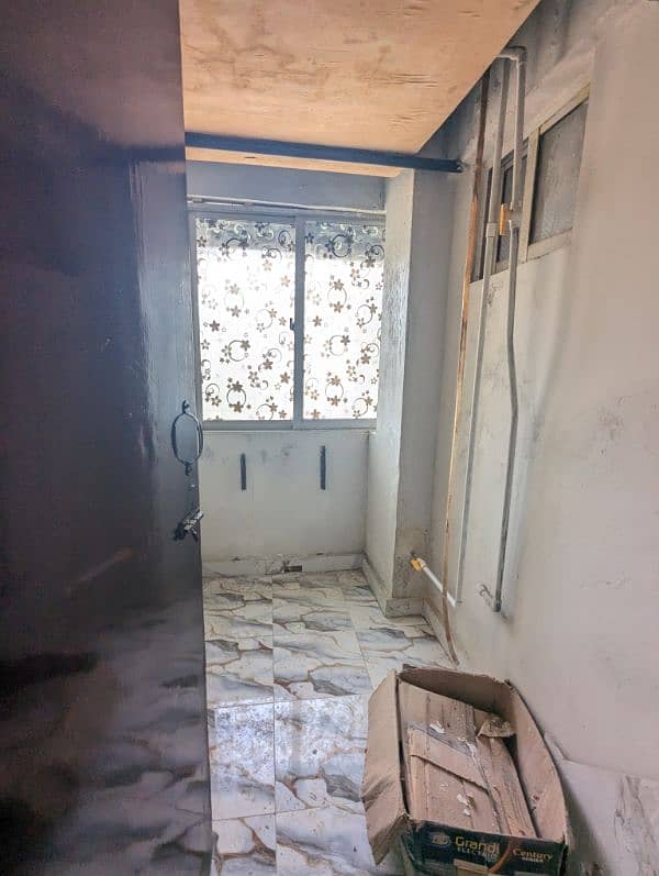 spacious luxury 4 Bed D. d with servant room Flat for Sale 16
