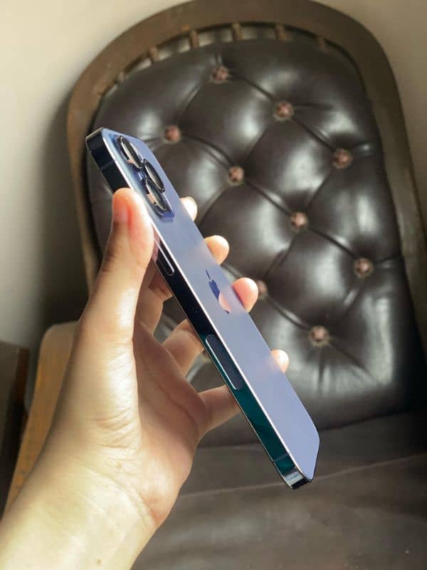 IPhone 14PRO MAX WITH BOX WATER PACK 7