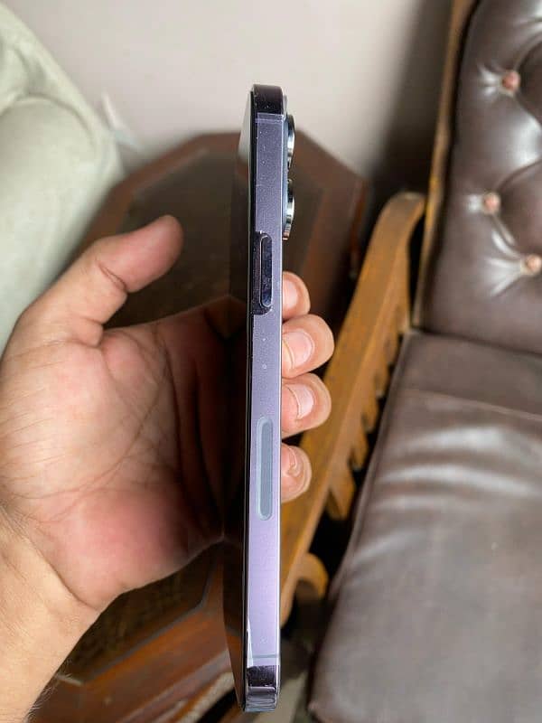 IPhone 14PRO MAX WITH BOX WATER PACK 8