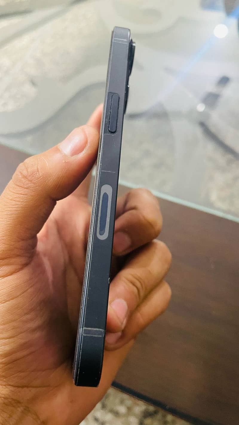 Apple iphone 13 2