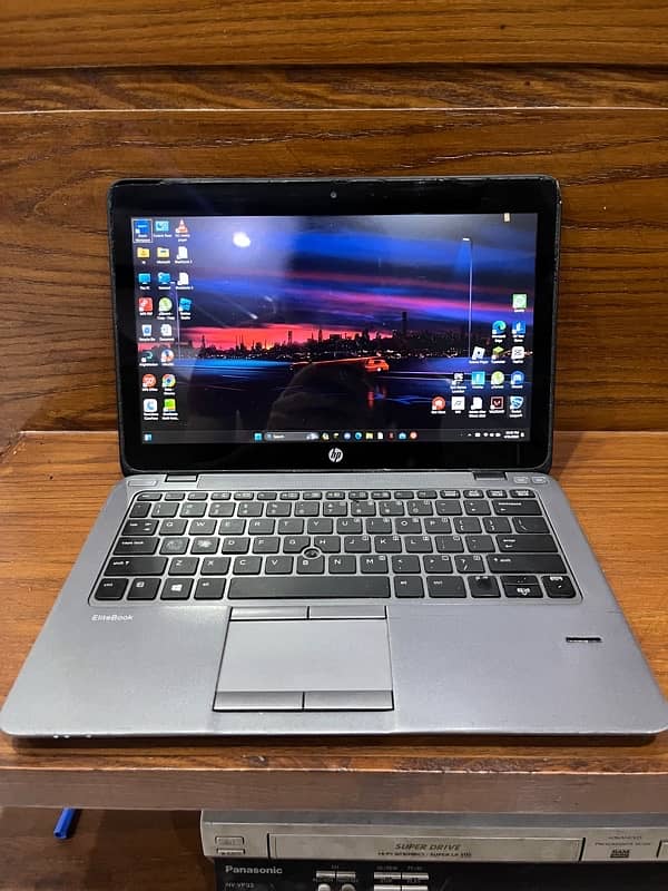 HP elite book 820 g2 0