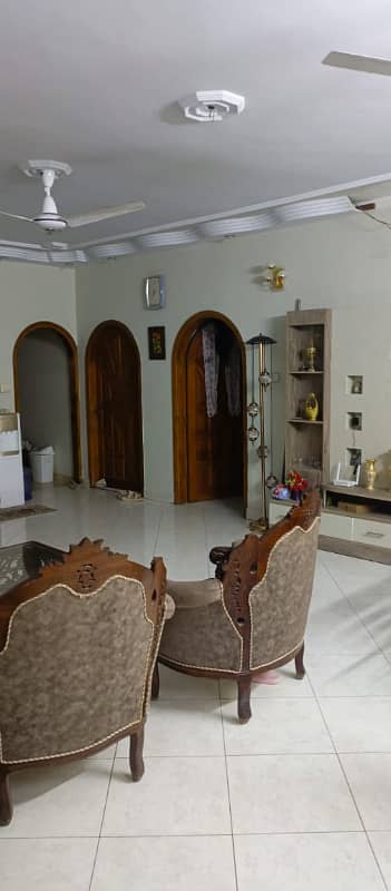 125000. portion available for rent 3 bed dd. 1 floor westopen iftikhar estate 12