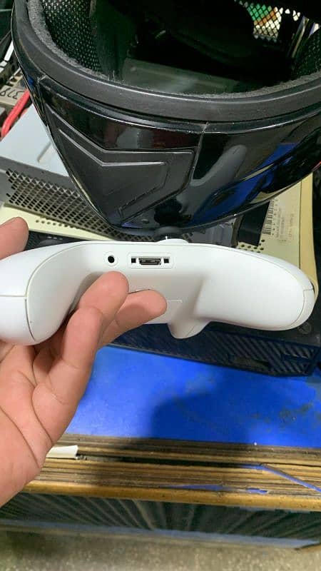 Xbox Controller in white ghost (price negotiable) 3