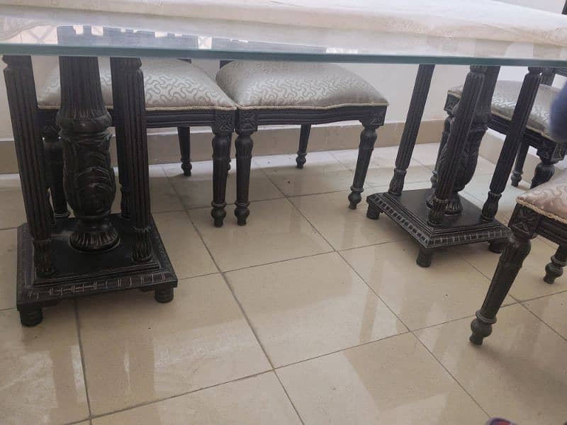 dining table with 6 chair's 0