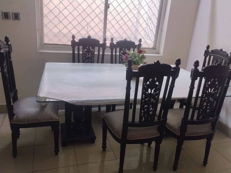 dining table with 6 chair's 4