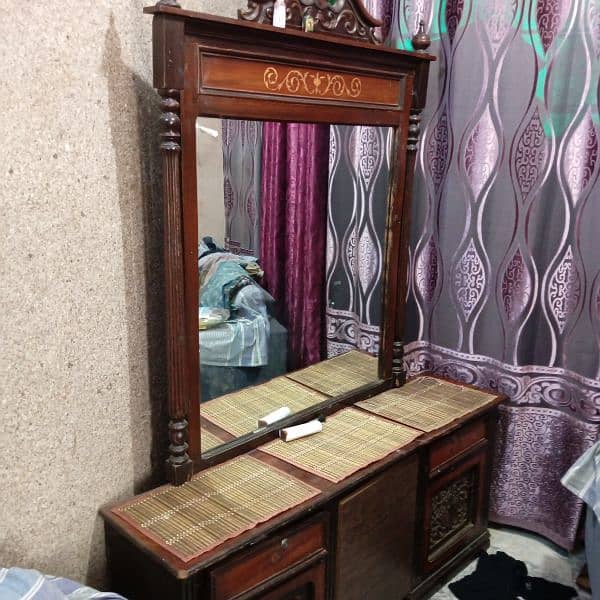 Dressing table 0