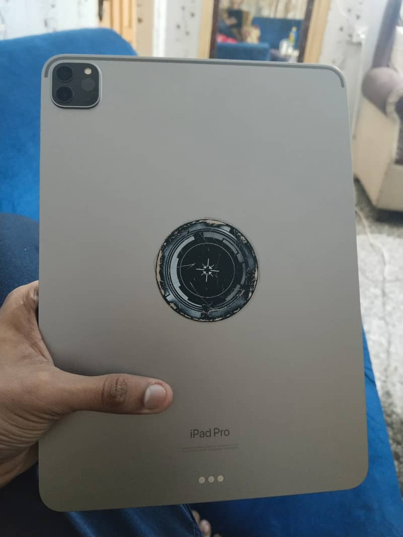 IPAD PRO 2022  M2 Chip 256gb 11inch Condition 10/10 Without box 1