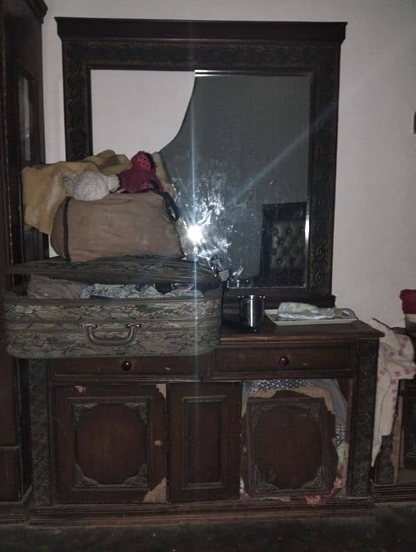 Dressing Mirror 0